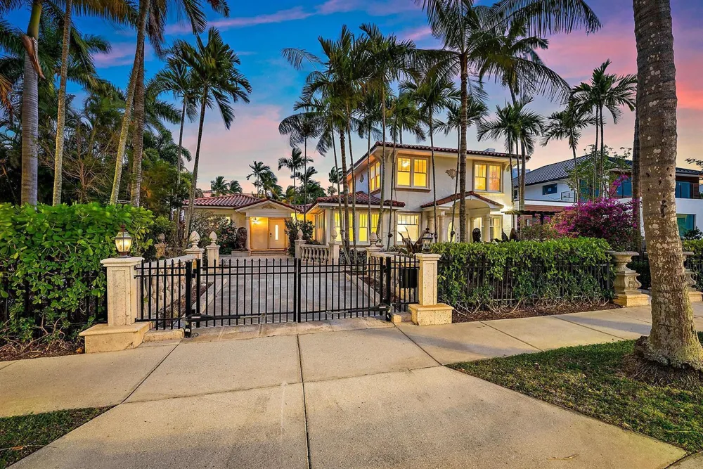 228 9TH STREET West Palm Beach, FL 33401