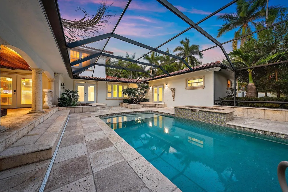 228 9TH STREET West Palm Beach, FL 33401