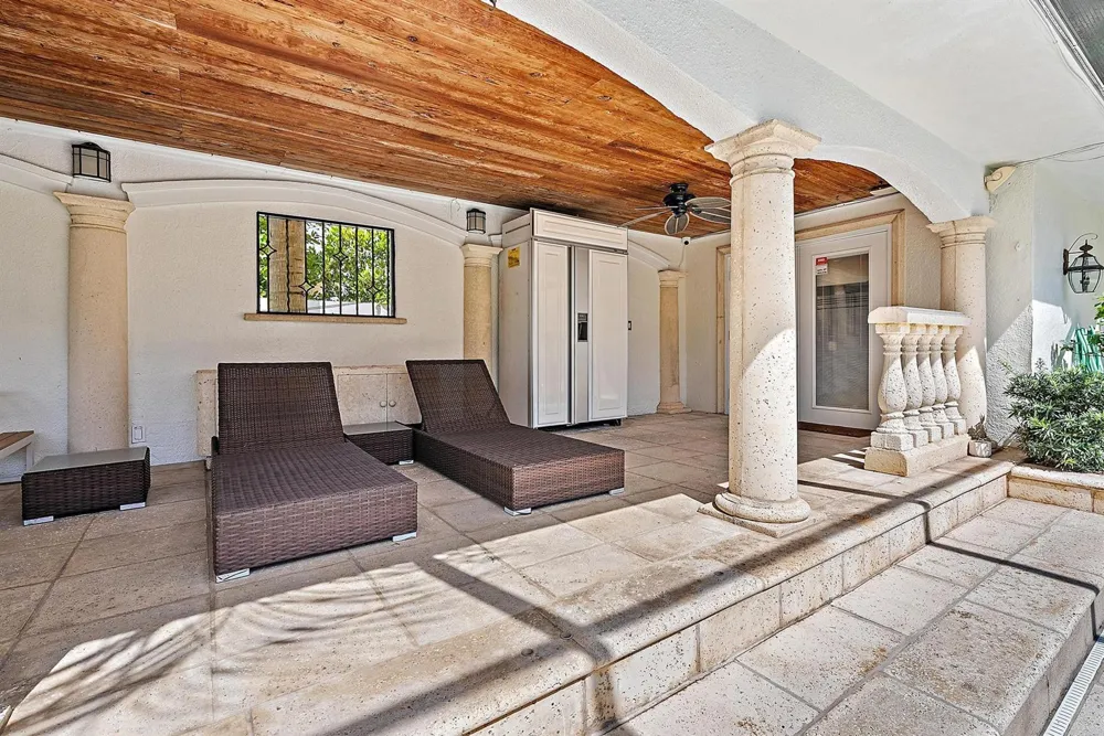 228 9TH STREET West Palm Beach, FL 33401