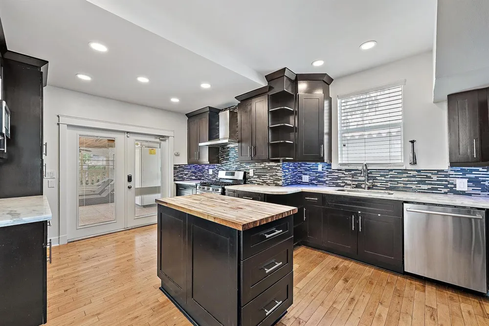 228 9TH STREET West Palm Beach, FL 33401