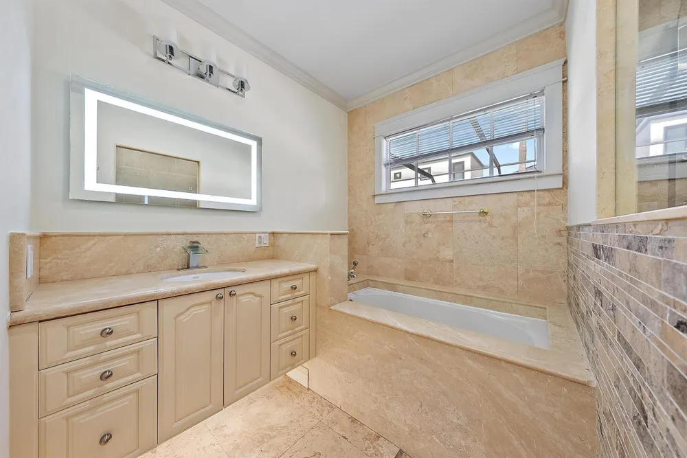 228 9TH STREET West Palm Beach, FL 33401