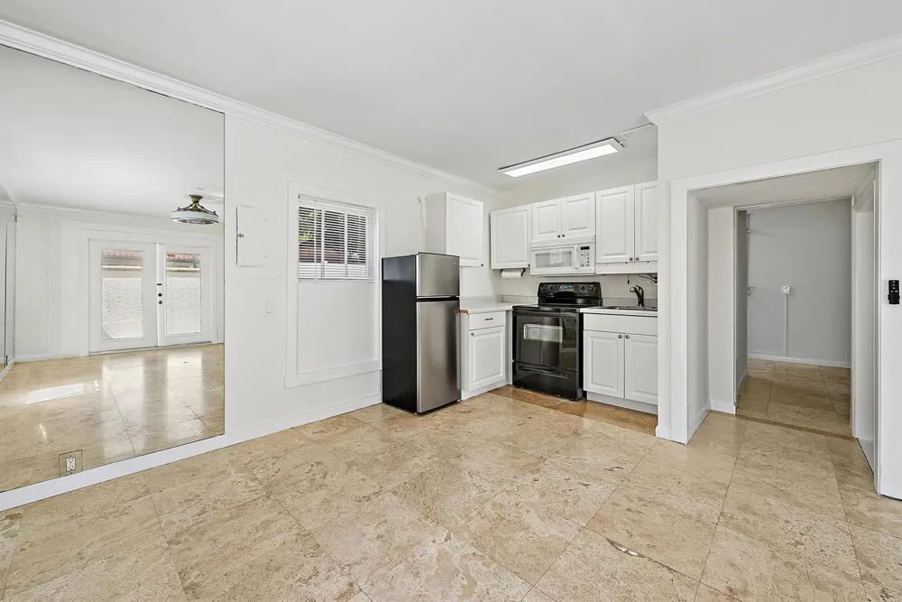228 9TH STREET West Palm Beach, FL 33401