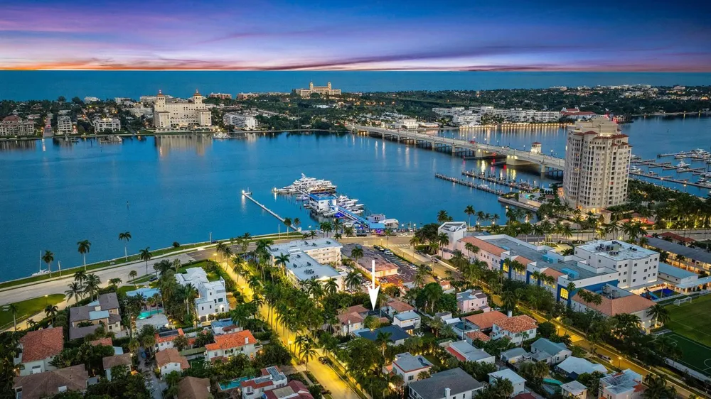 228 9TH STREET West Palm Beach, FL 33401