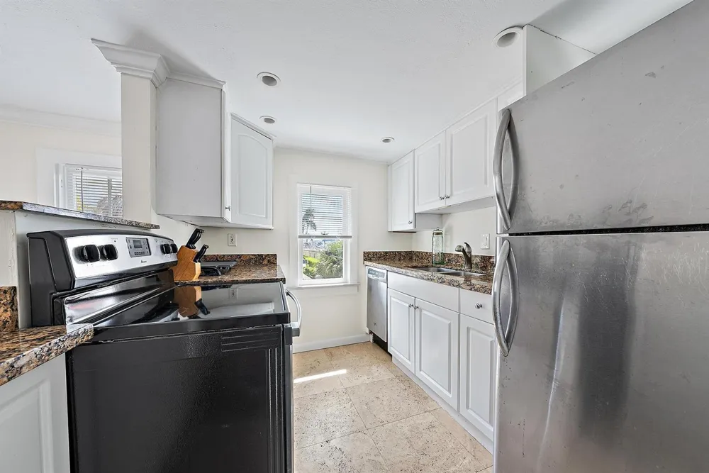 228 9TH STREET West Palm Beach, FL 33401