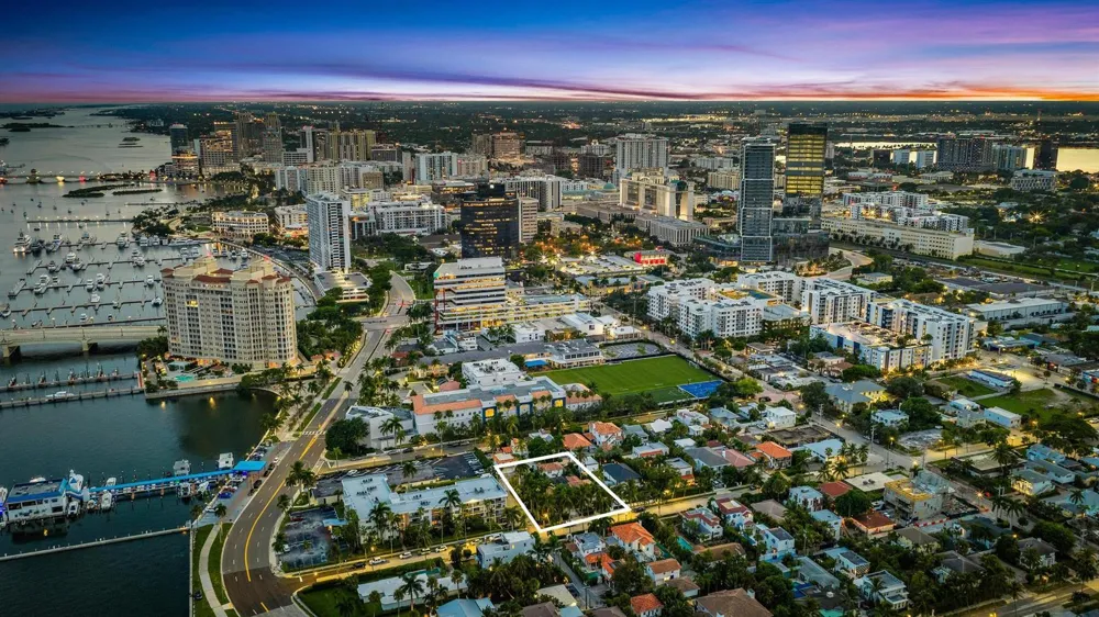 228 9TH STREET West Palm Beach, FL 33401