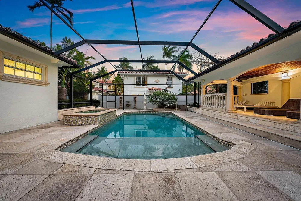 228 9TH STREET West Palm Beach, FL 33401