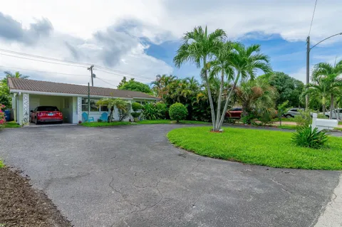 1318 CARDINAL LANE