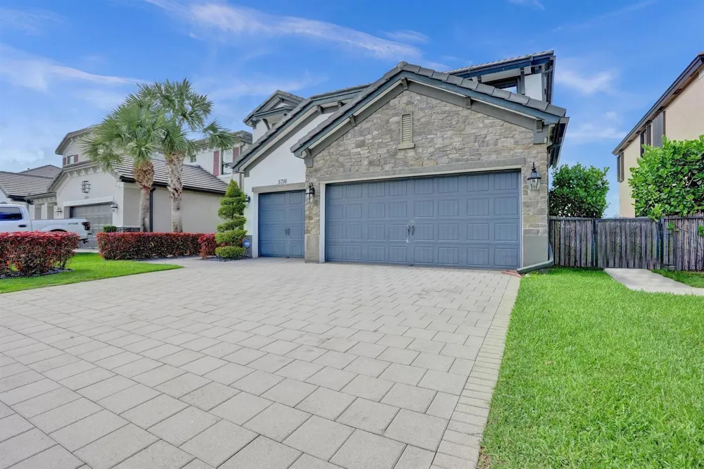 5716 Sandbirch Way Lake Worth, FL 33463