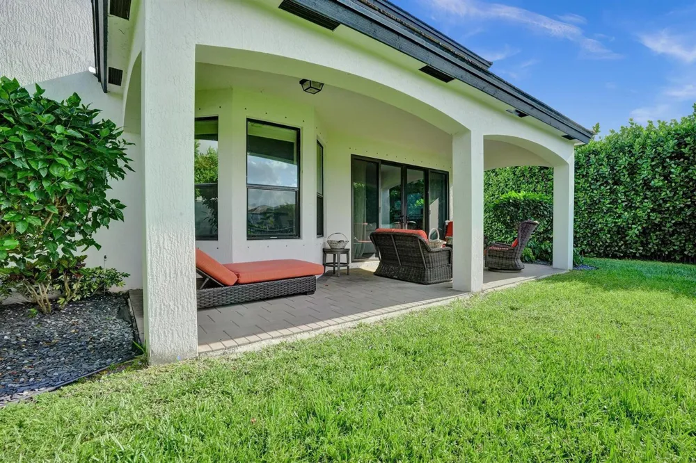 5716 Sandbirch Way Lake Worth, FL 33463