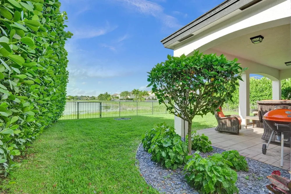 5716 Sandbirch Way Lake Worth, FL 33463