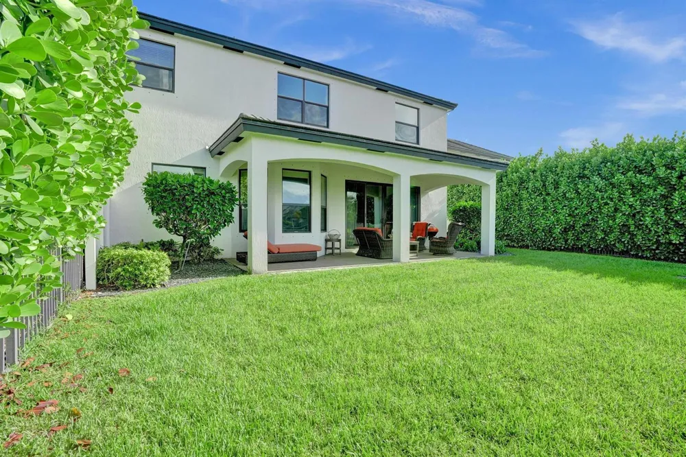 5716 Sandbirch Way Lake Worth, FL 33463