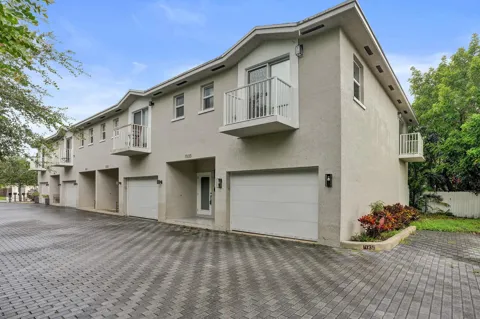 1035 NW 2ND AVENUE