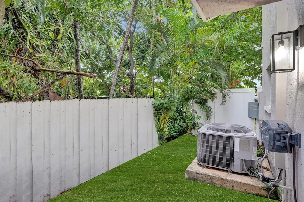 1035 NW 2ND AVENUE Fort Lauderdale, FL 33311