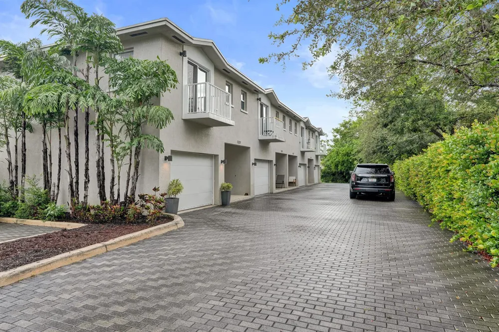 1035 NW 2ND AVENUE Fort Lauderdale, FL 33311