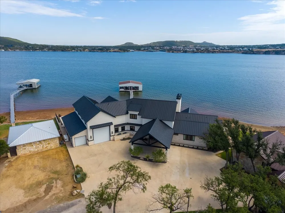1011 Possum Point Graford, TX 76449