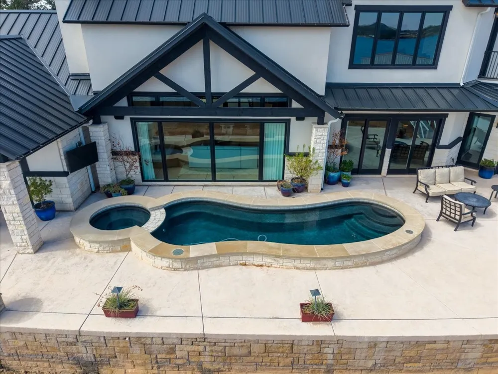 1011 Possum Point Graford, TX 76449