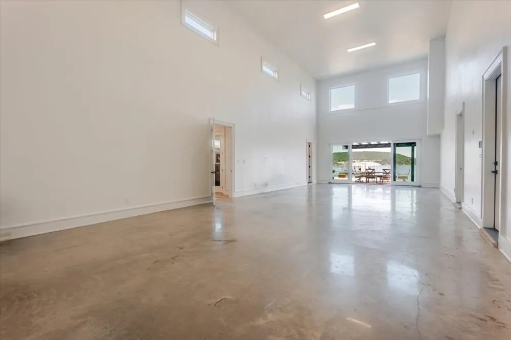 1011 Possum Point Graford, TX 76449