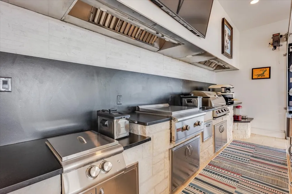 1011 Possum Point Graford, TX 76449