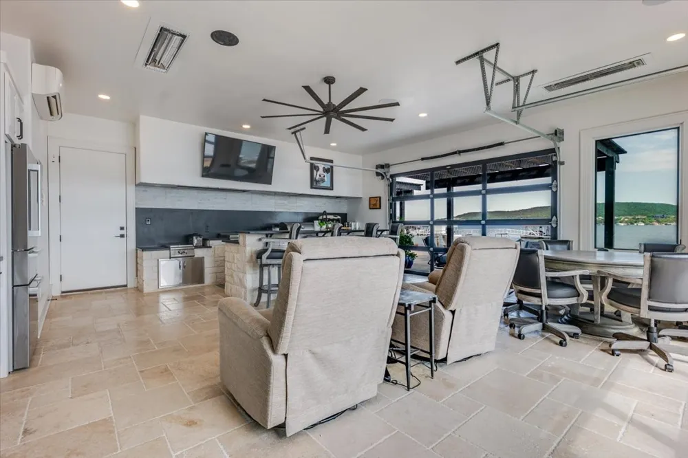 1011 Possum Point Graford, TX 76449