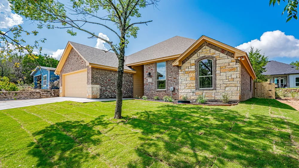 2714 Austin Drive Granbury, TX 76048