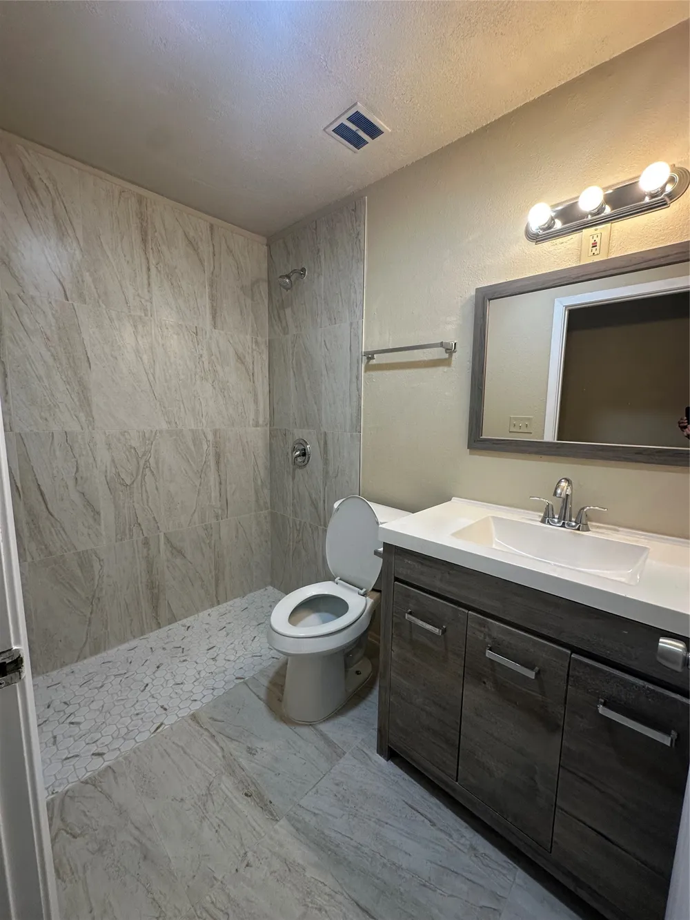 5001 Cummings Drive North Richland Hills, TX 76180