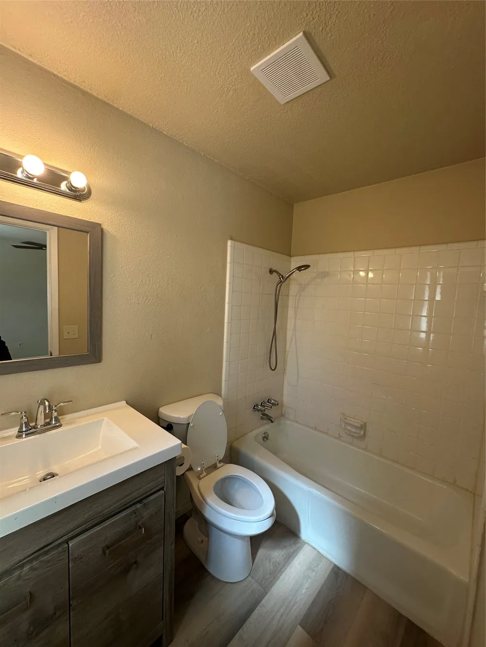 5001 Cummings Drive North Richland Hills, TX 76180