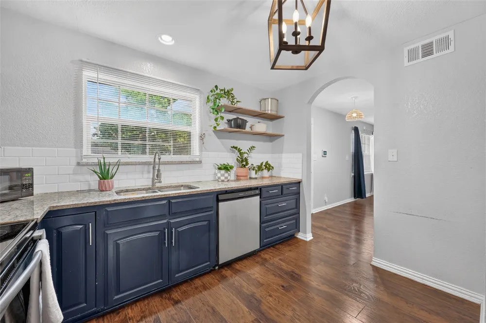 1804 Mims Street Fort Worth, TX 76112