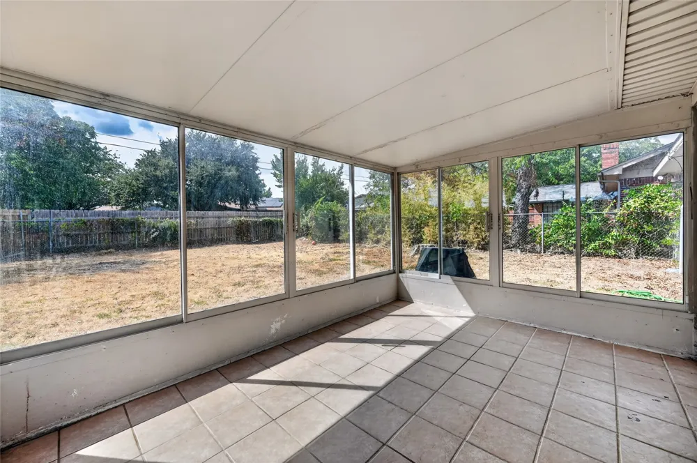 1804 Mims Street Fort Worth, TX 76112