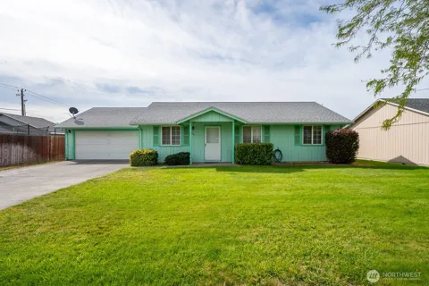 1204 E Hayden Drive
