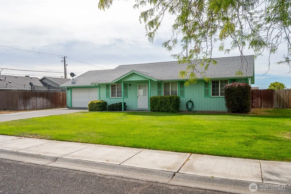 1204 E Hayden Drive Moses Lake, WA 98837
