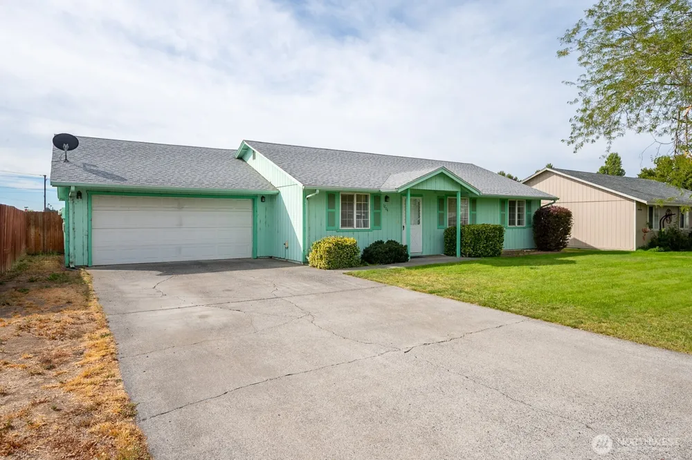 1204 E Hayden Drive Moses Lake, WA 98837