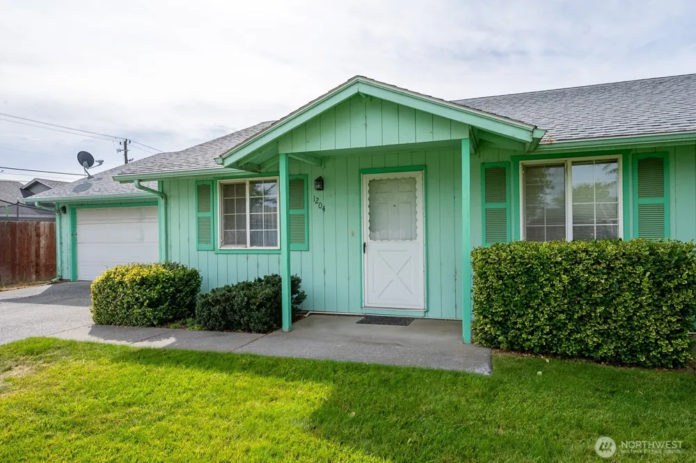 1204 E Hayden Drive Moses Lake, WA 98837