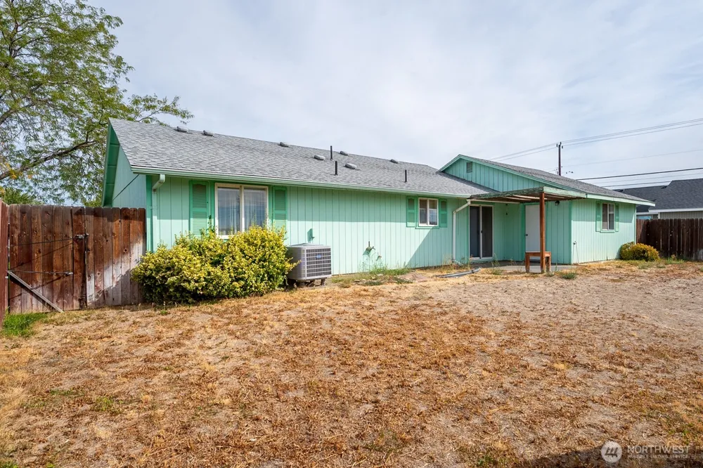 1204 E Hayden Drive Moses Lake, WA 98837