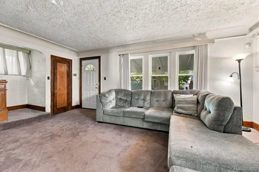 15492 Indiana Street Detroit City, MI 48238