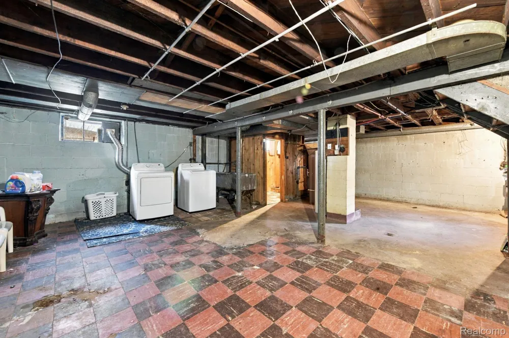 15492 Indiana Street Detroit City, MI 48238