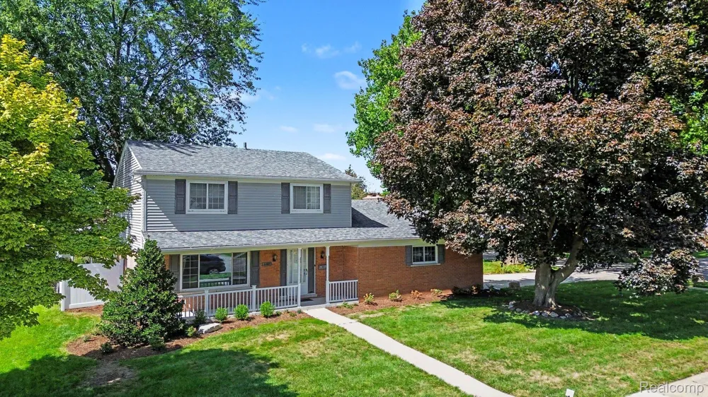 33887 Ashton Drive Sterling Heights City, MI 48312