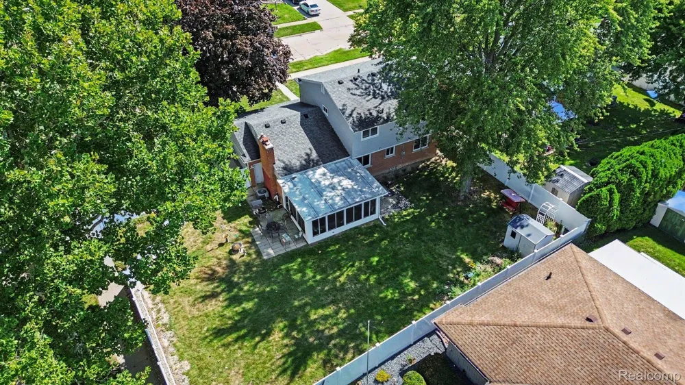 33887 Ashton Drive Sterling Heights City, MI 48312