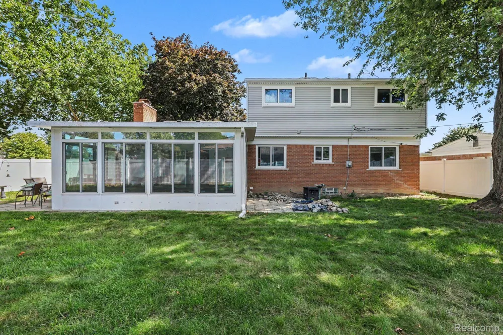 33887 Ashton Drive Sterling Heights City, MI 48312