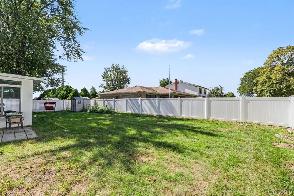33887 Ashton Drive Sterling Heights City, MI 48312