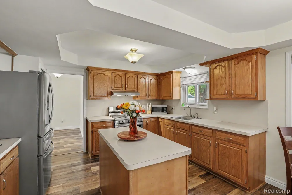 33887 Ashton Drive Sterling Heights City, MI 48312