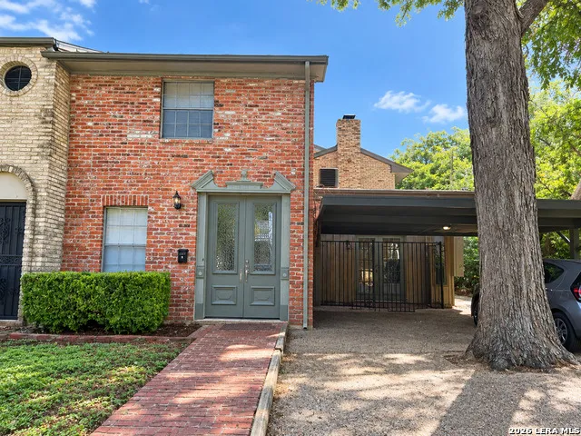 230 W Craig Pl San Antonio, TX 78212
