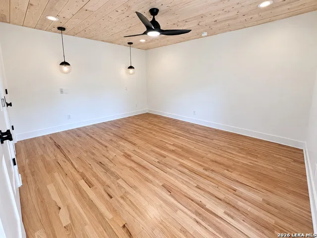 230 W Craig Pl San Antonio, TX 78212