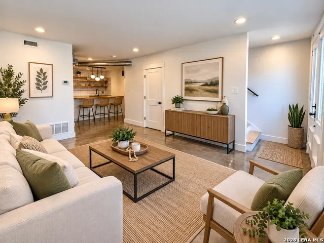 230 W Craig Pl San Antonio, TX 78212