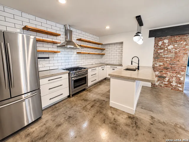 230 W Craig Pl San Antonio, TX 78212
