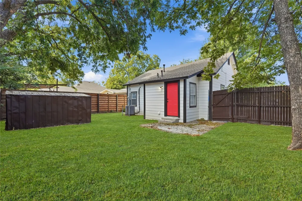1118 Oxford Street River Oaks, TX 76114