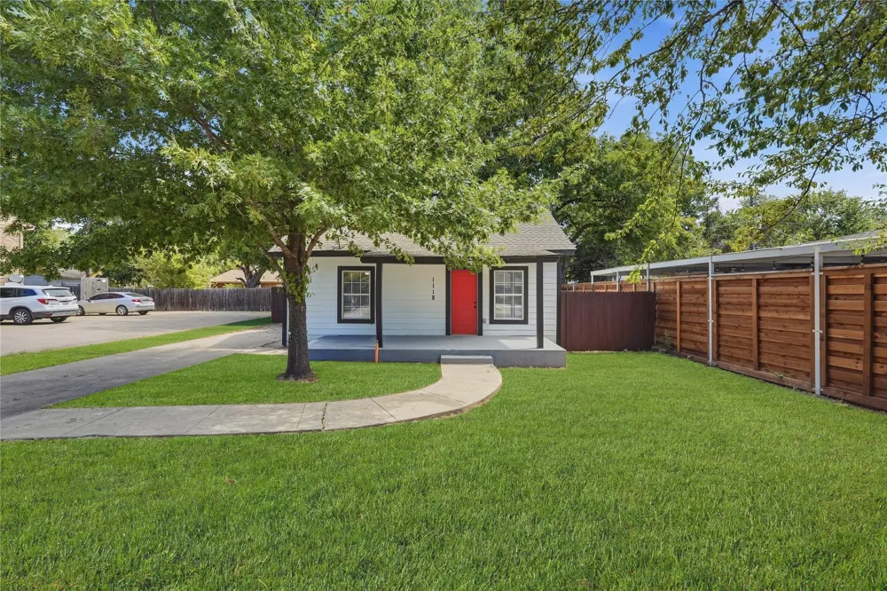 1118 Oxford Street River Oaks, TX 76114