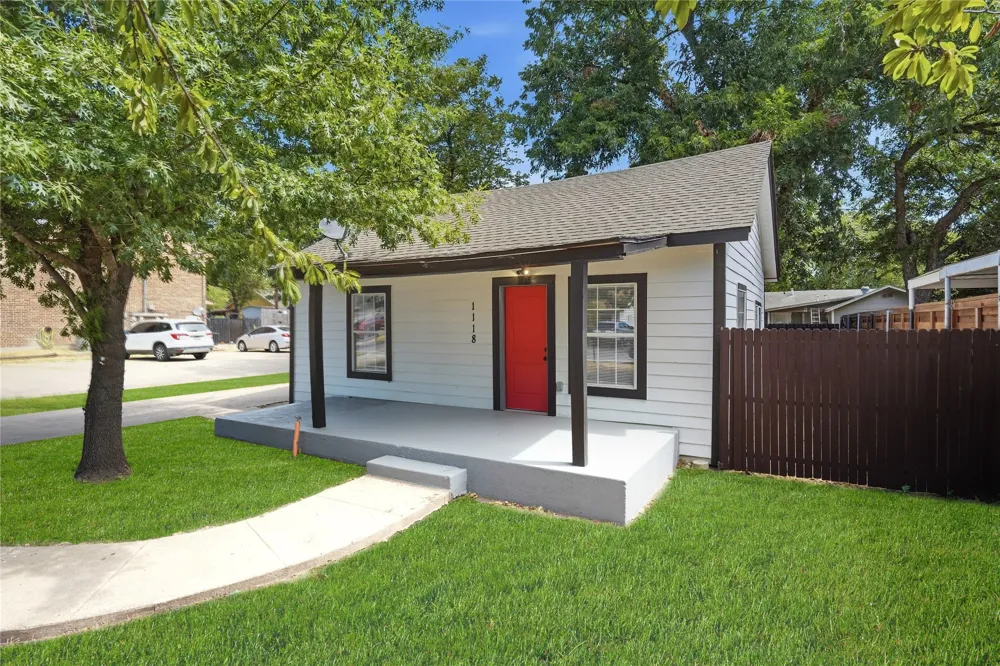 1118 Oxford Street River Oaks, TX 76114