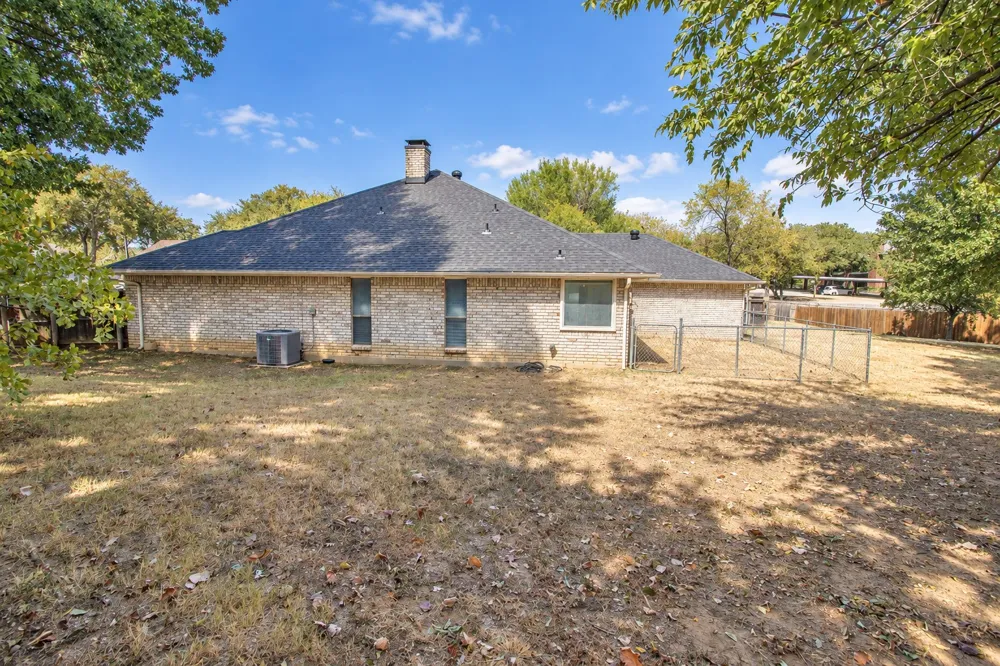 301 Morrison Court Euless, TX 76039