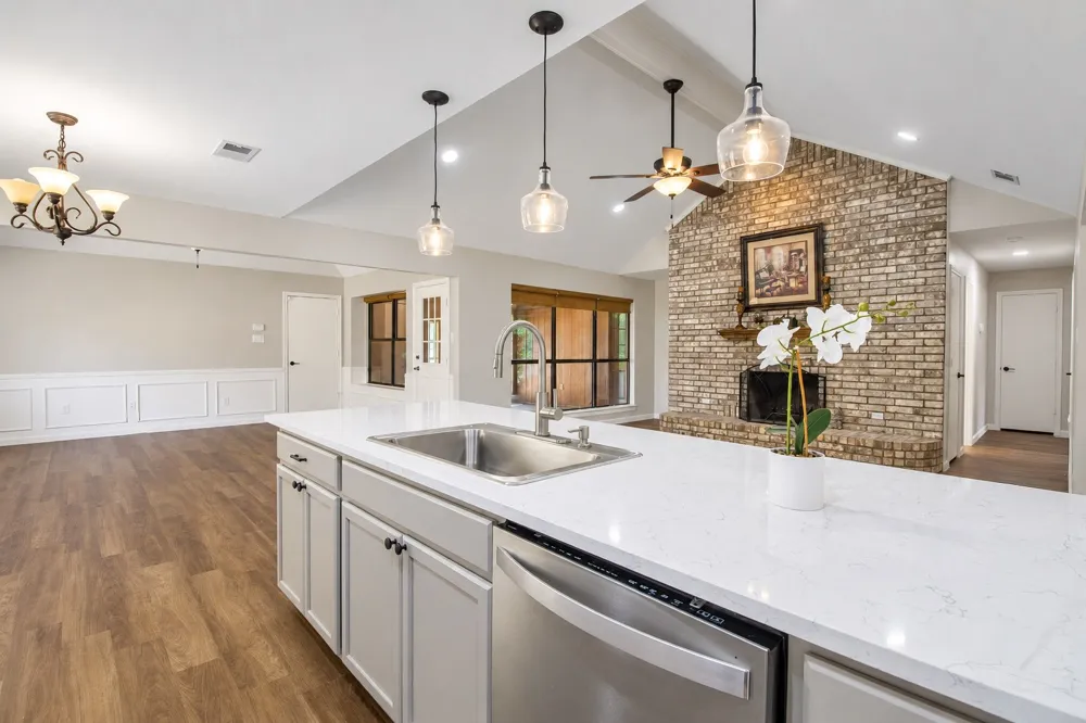 301 Morrison Court Euless, TX 76039