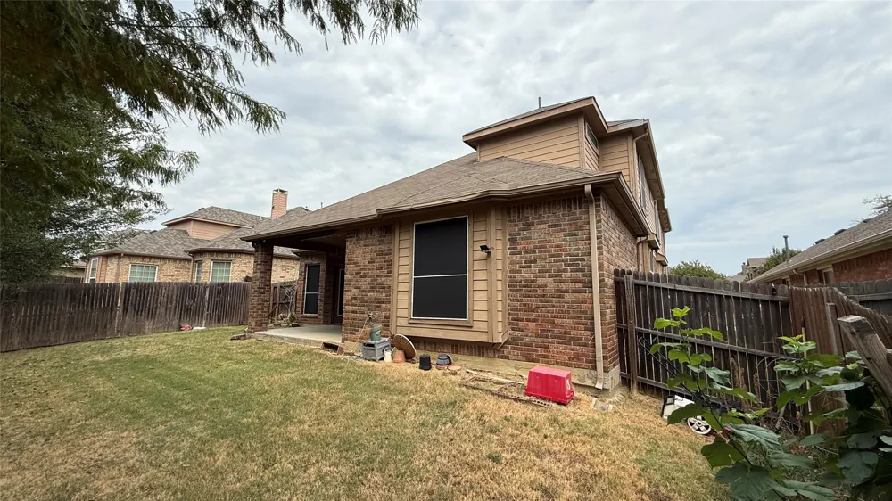 1524 Somerset Road Lewisville, TX 75067